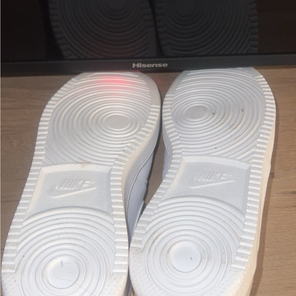 Nike sneakers - Picture 3 of 3